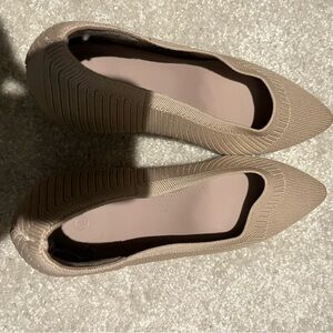 Elegant Tan Women's Flats